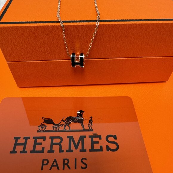 Large black rose necklace from Hermès. - Picture 4 of 5
